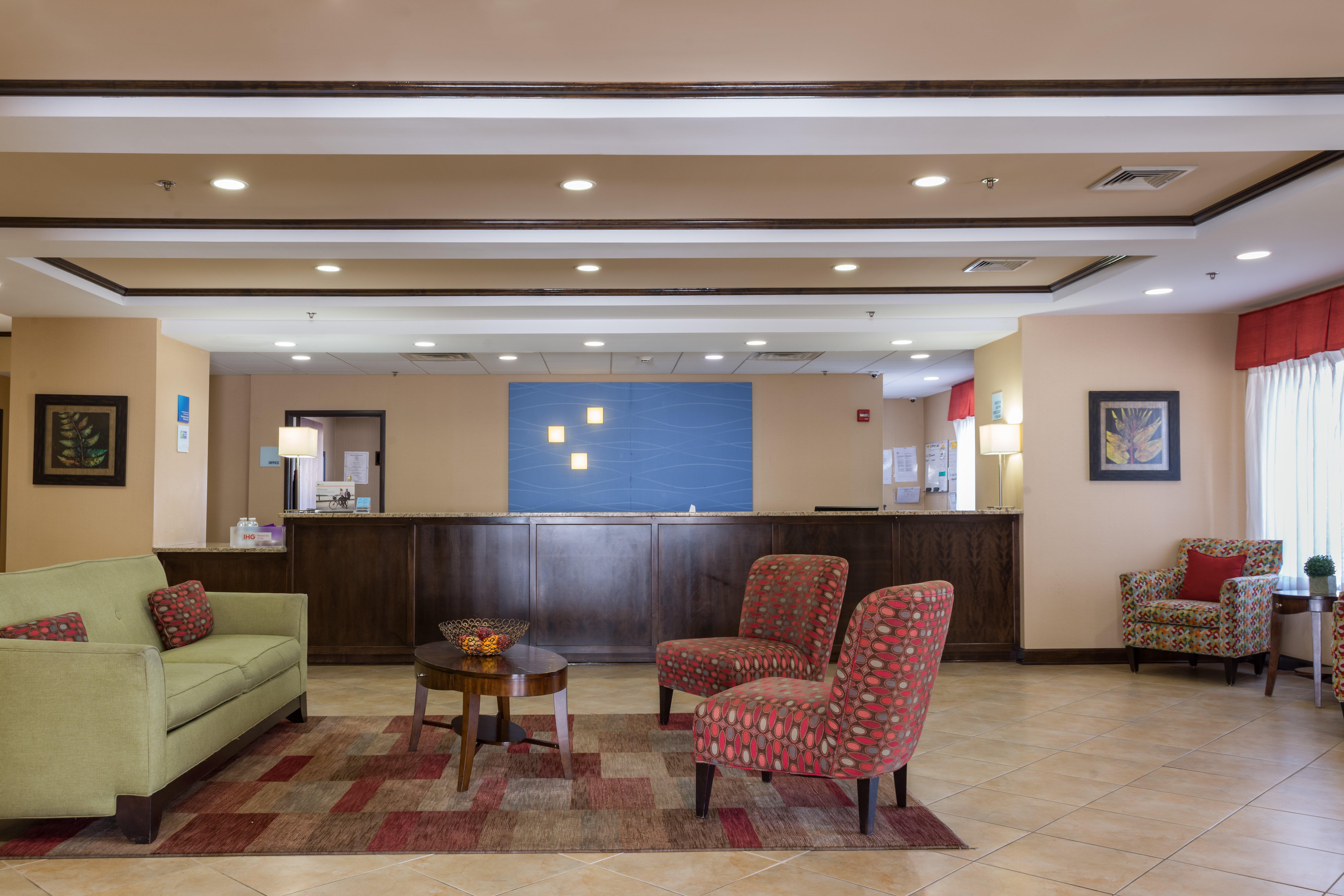 Holiday Inn Express Hartford-Newington By Ihg Εξωτερικό φωτογραφία