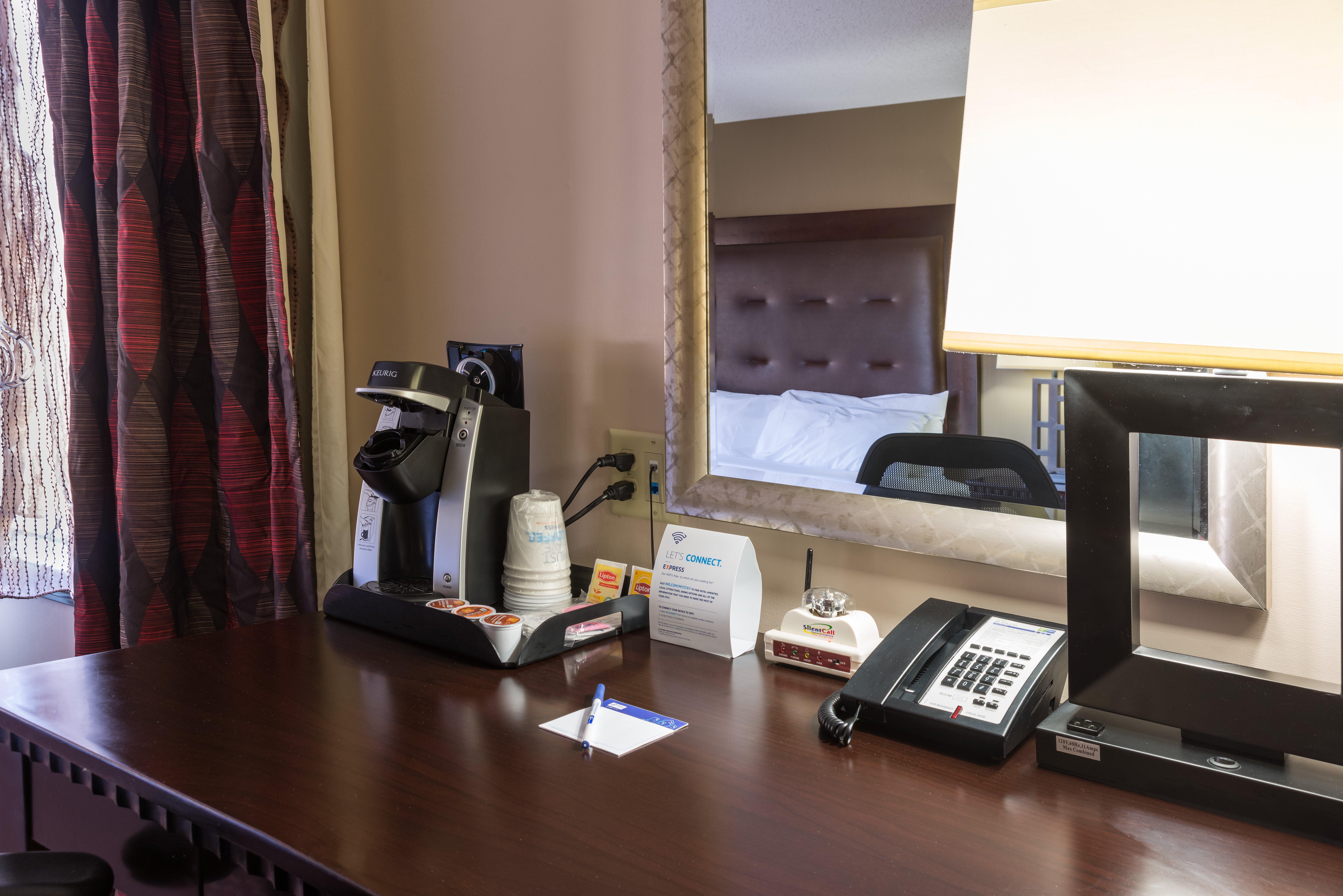 Holiday Inn Express Hartford-Newington By Ihg Εξωτερικό φωτογραφία