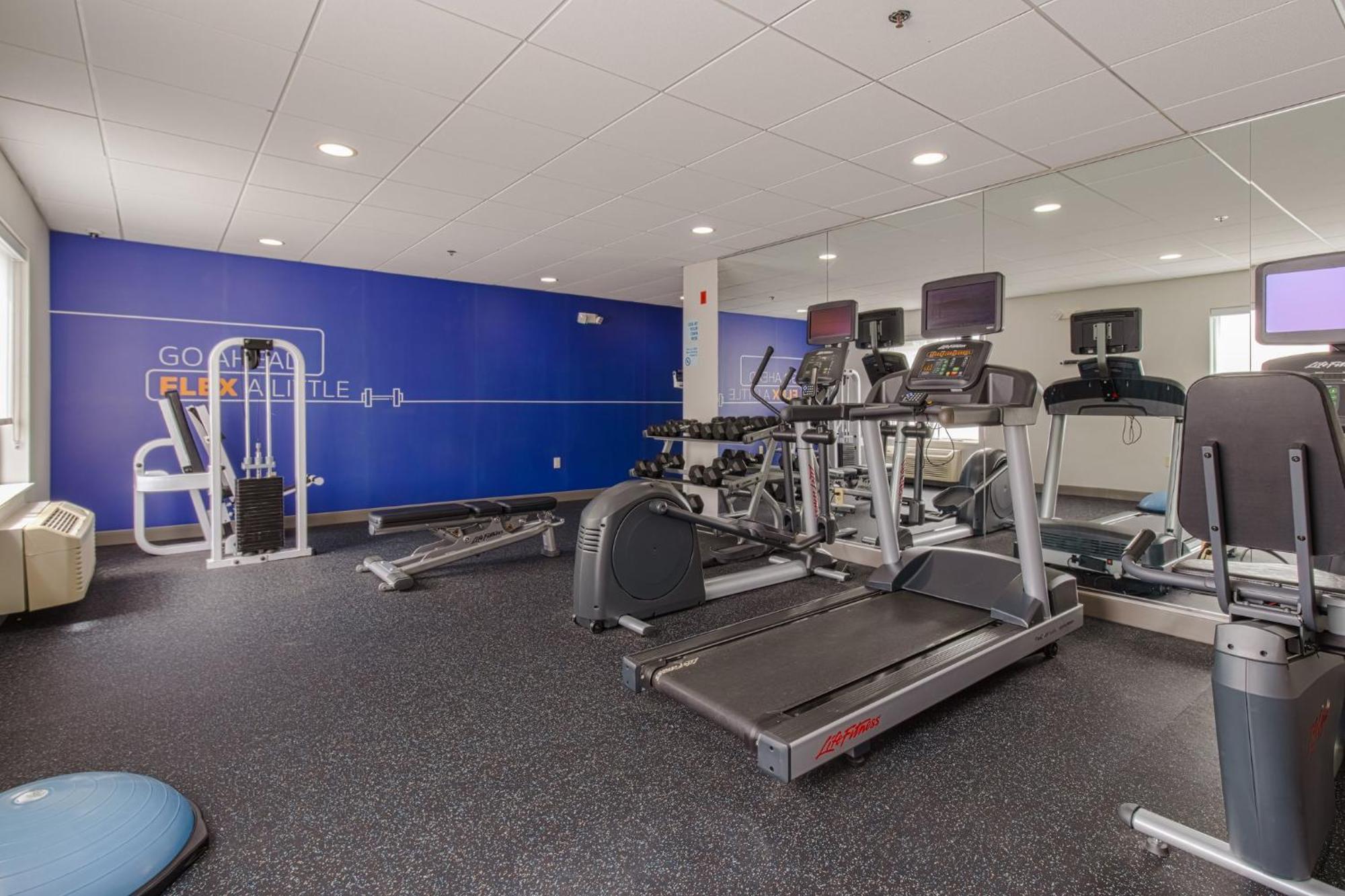 Holiday Inn Express Hartford-Newington By Ihg Εξωτερικό φωτογραφία