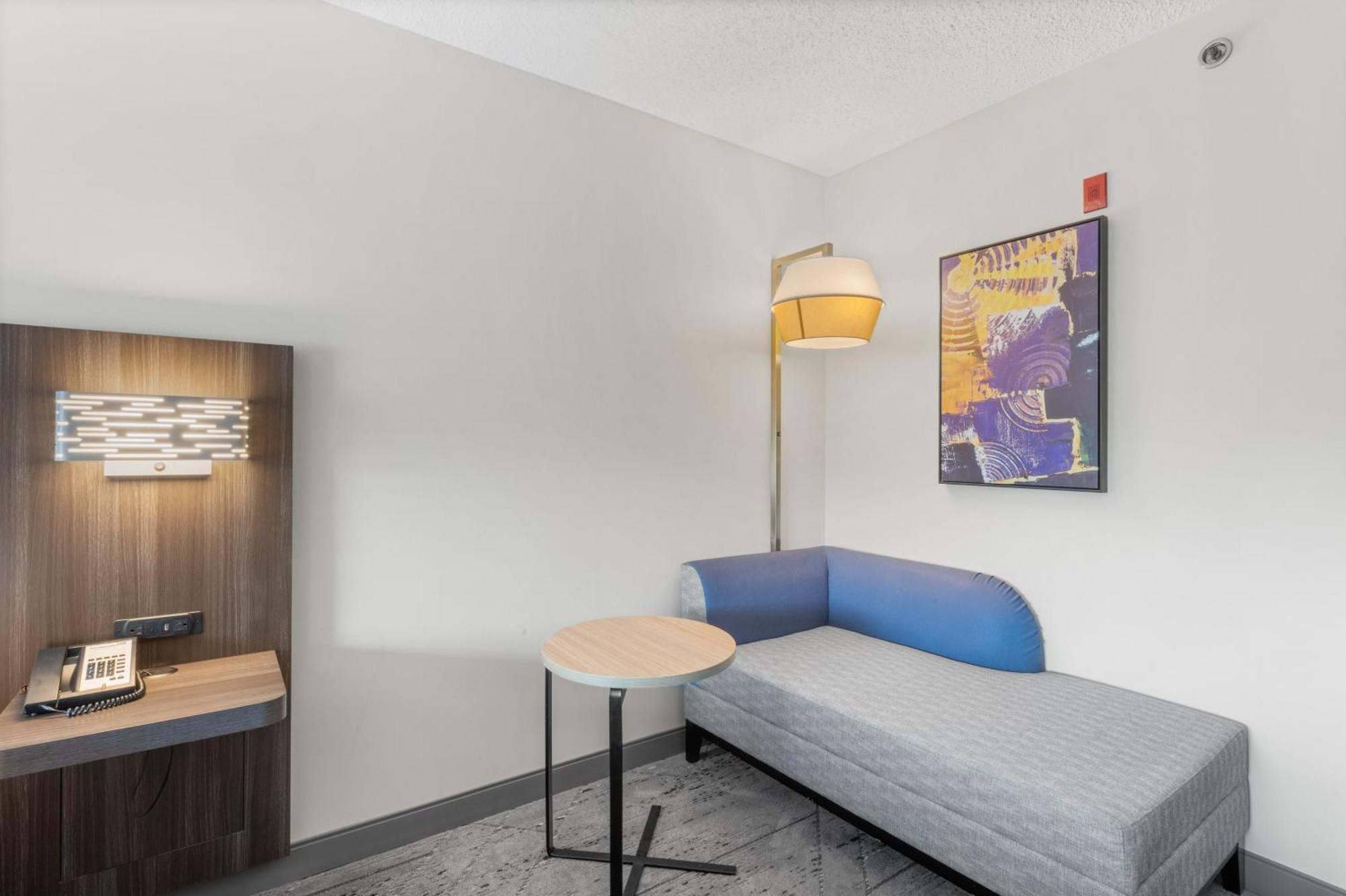Holiday Inn Express Hartford-Newington By Ihg Εξωτερικό φωτογραφία