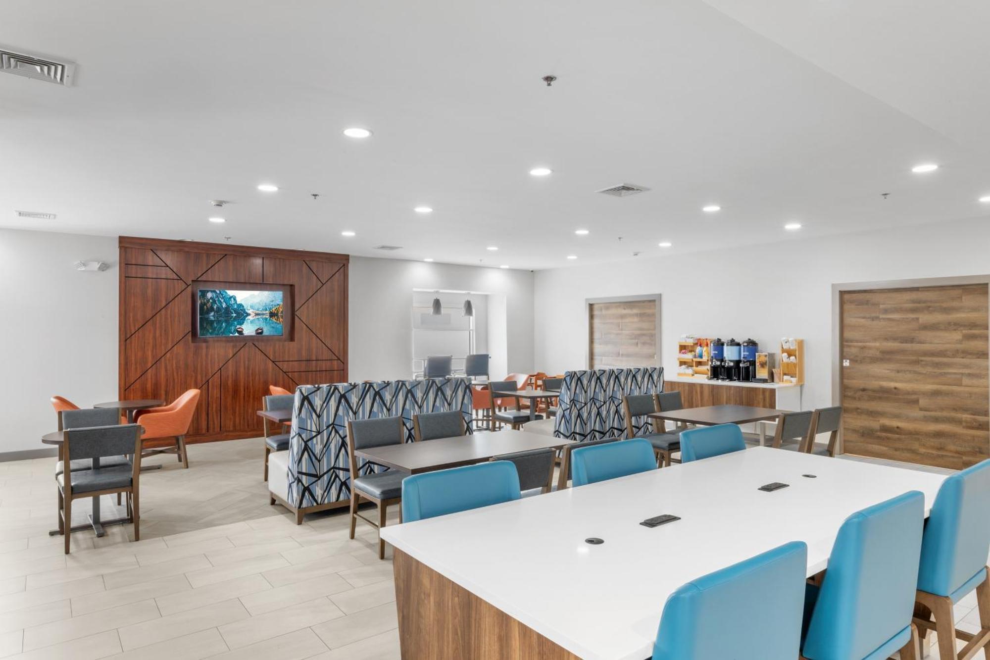 Holiday Inn Express Hartford-Newington By Ihg Εξωτερικό φωτογραφία